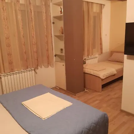 Ivan Apartment Pestani